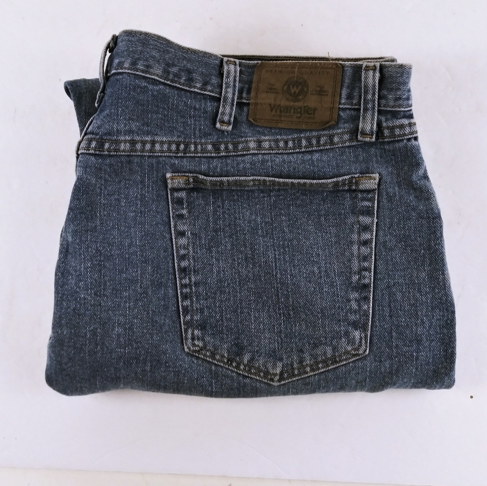 Wrangler relaxed jeans men size 42